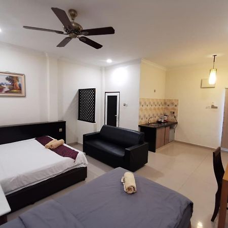 Adina Drive-In Motel Cenang - Managed By Shell Out Resort Pantai Cenang  Ngoại thất bức ảnh