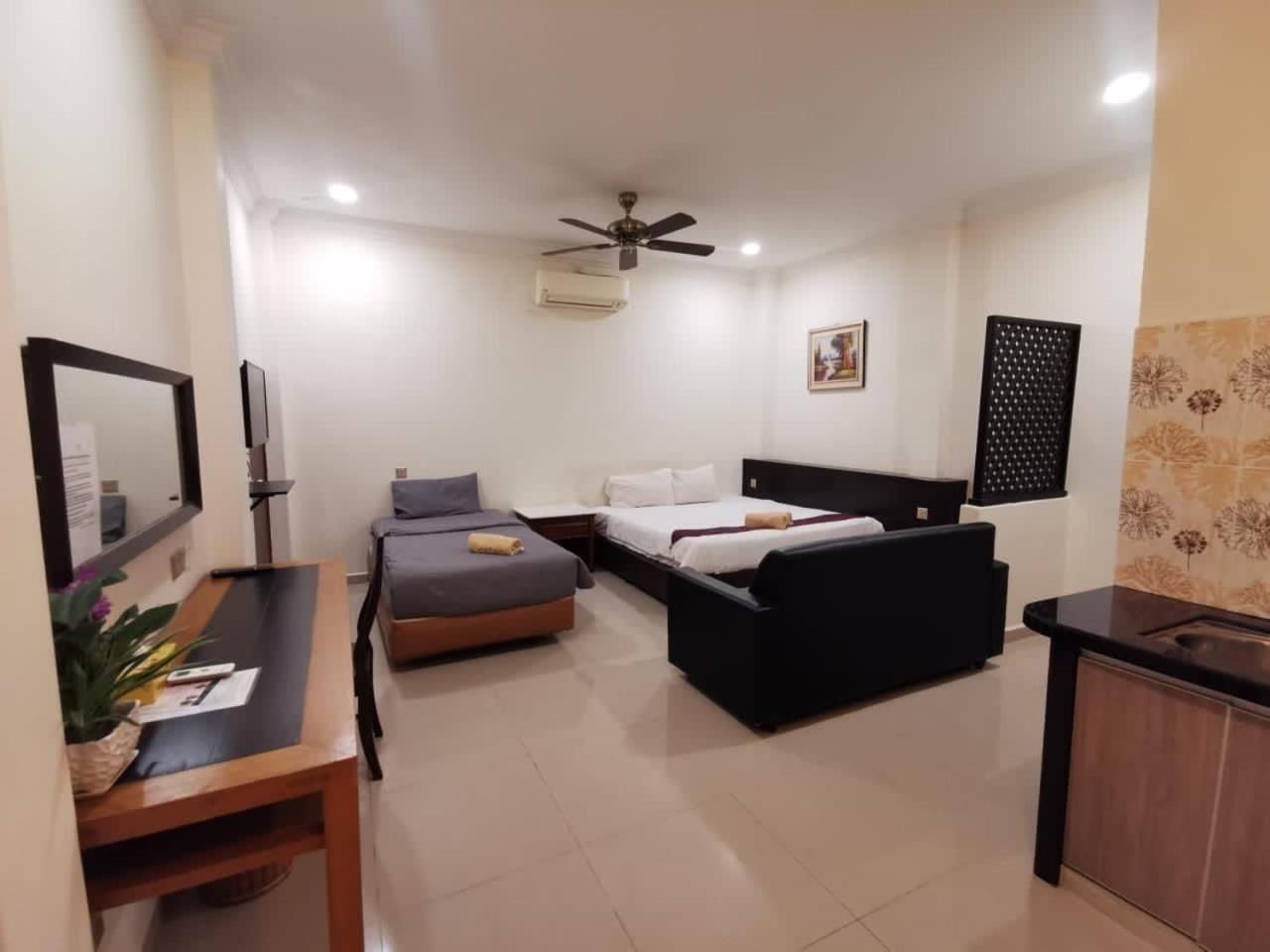 Adina Drive-In Motel Cenang - Managed By Shell Out Resort Pantai Cenang  Ngoại thất bức ảnh