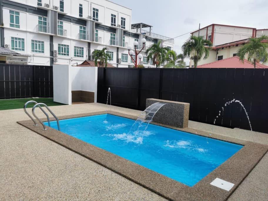 Adina Drive-In Motel Cenang - Managed By Shell Out Resort Pantai Cenang  Ngoại thất bức ảnh