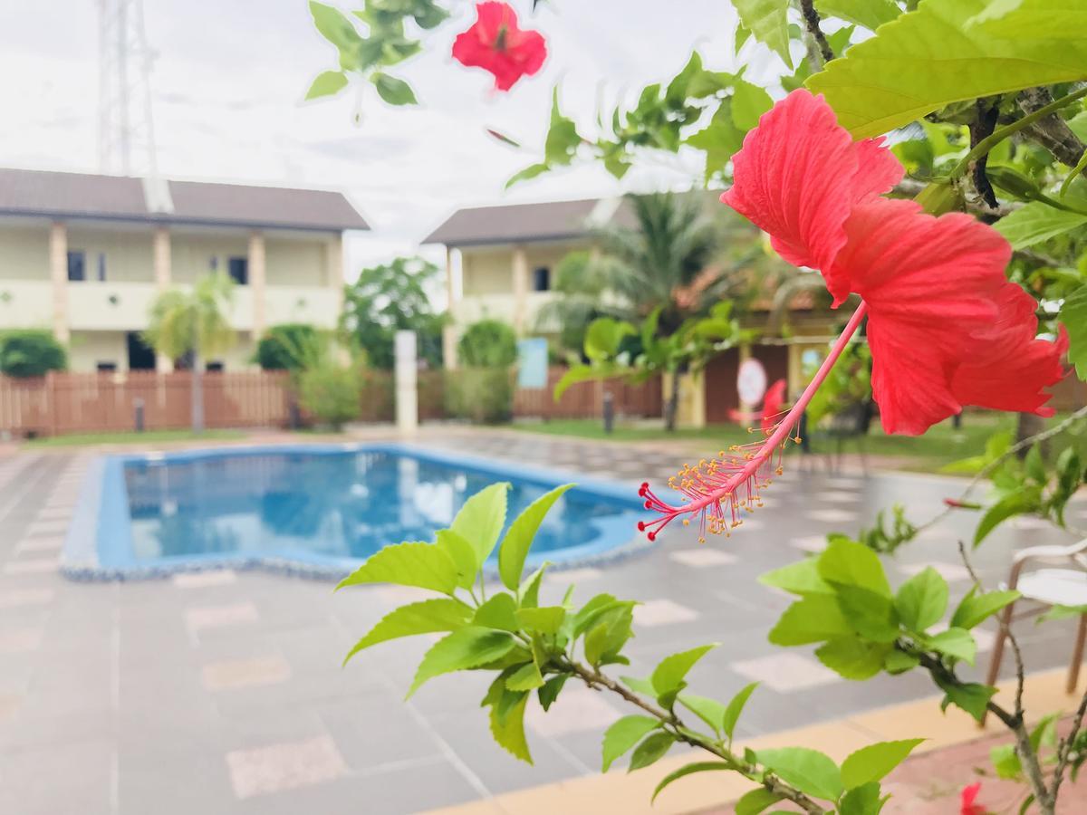 Adina Drive-In Motel Cenang - Managed By Shell Out Resort Pantai Cenang  Ngoại thất bức ảnh